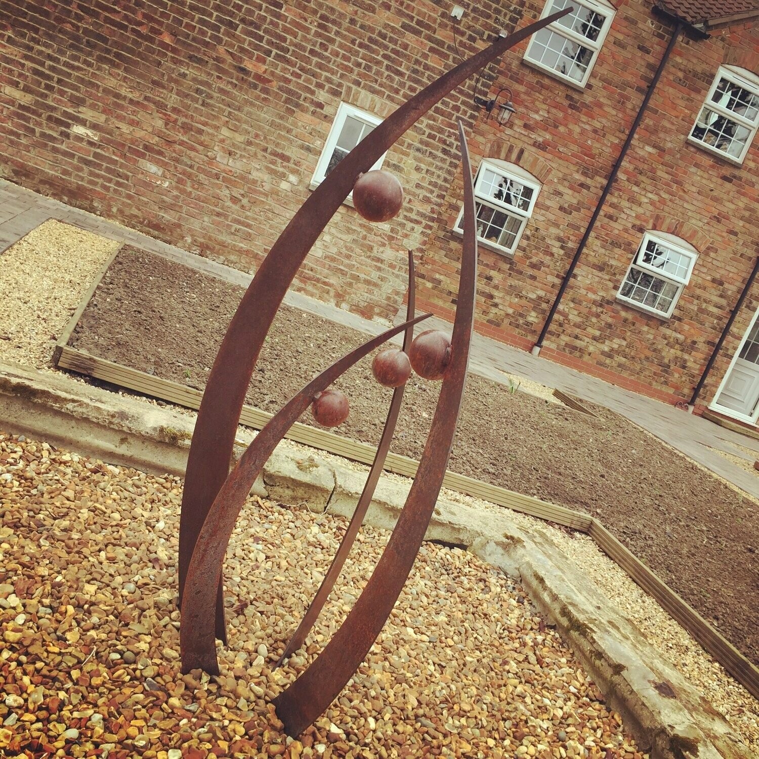 Simply Metal Garden Décor Sculptures and Decorations