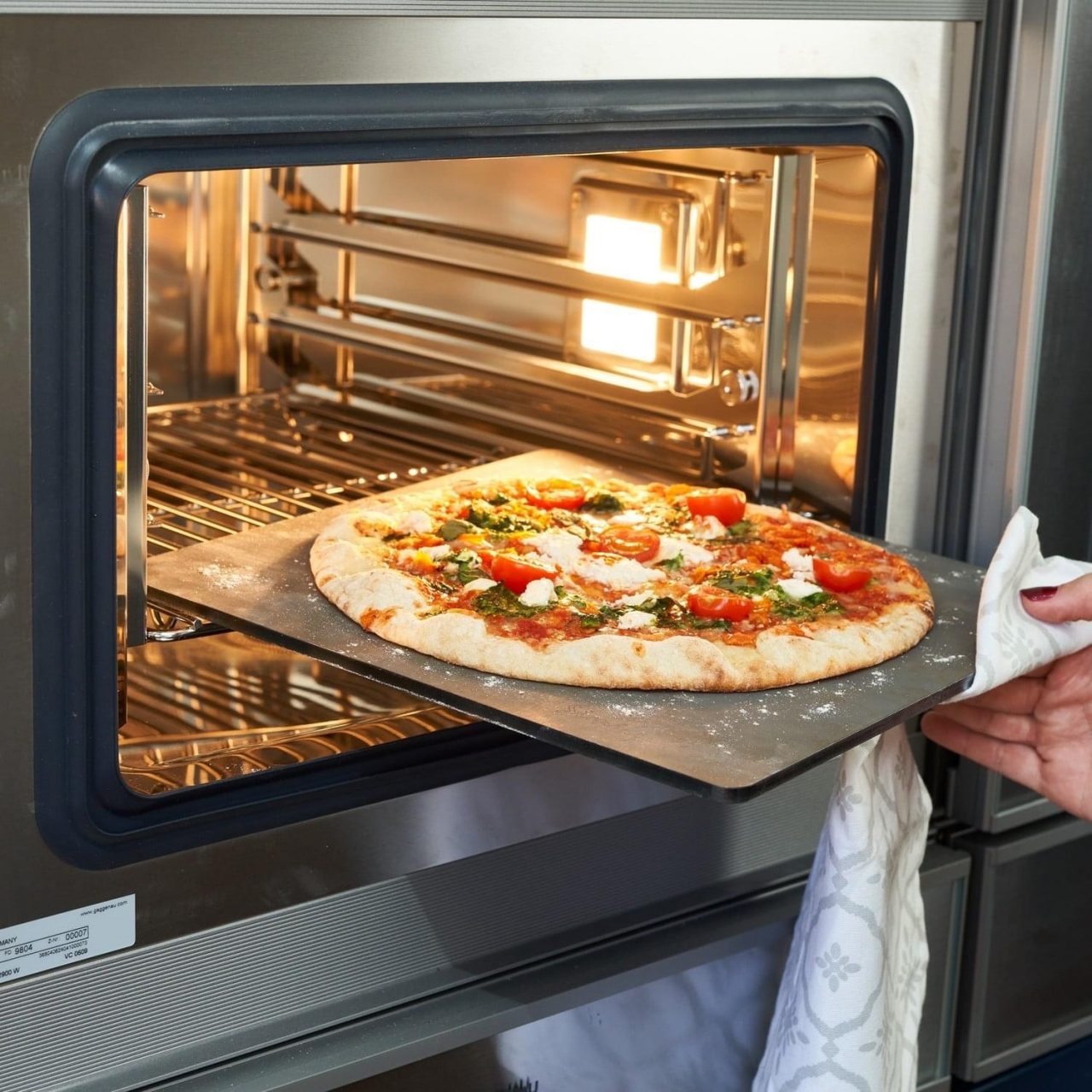 Baking steel - bake pizza and dough the best way at home